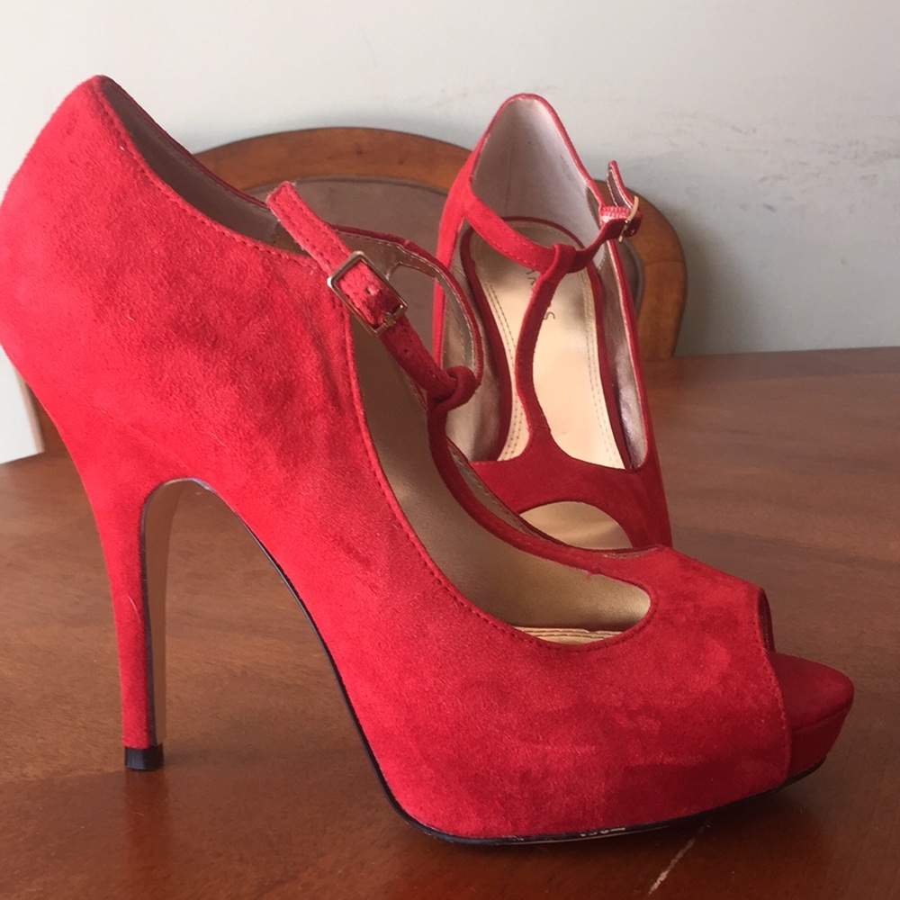 Shoes - Picture 2 of 2